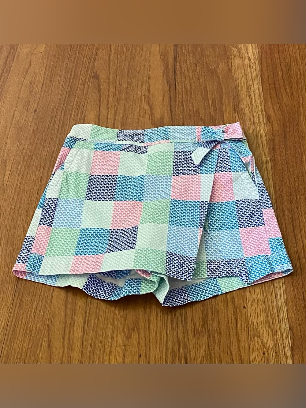 Vineyard Vines Skirt-Short whales Patch